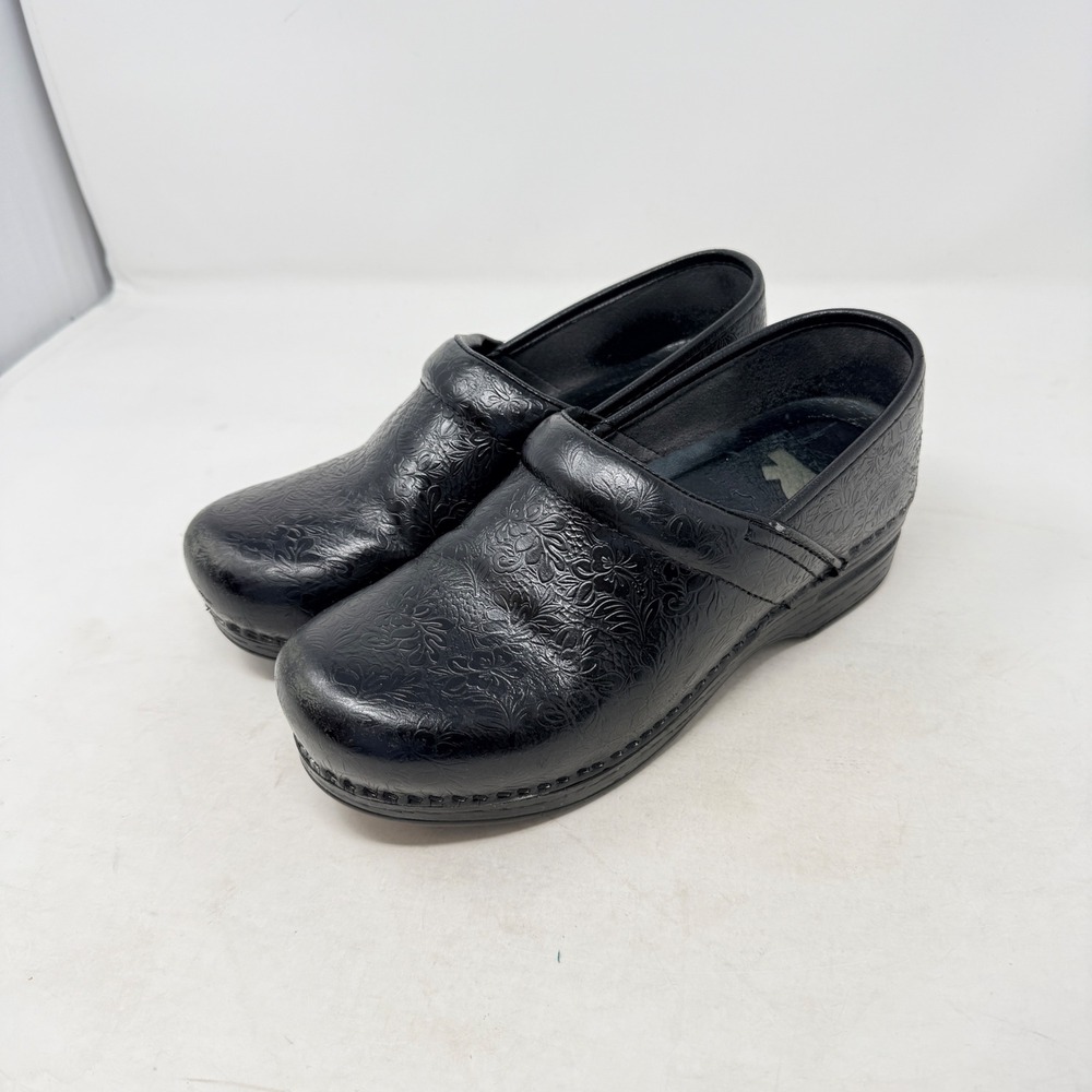 Dansko Professional Clogs Black 39 Floral Tooled Leather Comfort Nursing Shoes